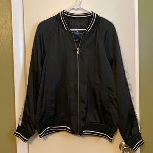American Eagle Sporty Windbreaker (XL)